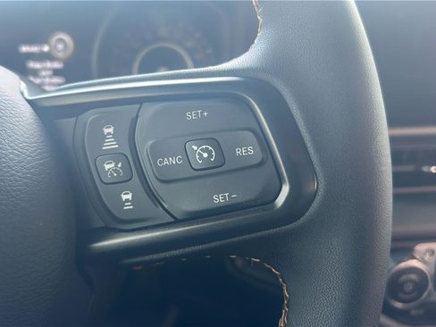 Used 2024 Jeep Wrangler Sport S image 11