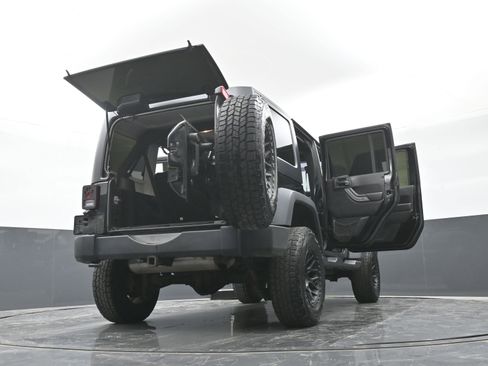 Used 2015 Jeep Wrangler Unlimited Sport w/ Quick Order Package 24S AWD/4WD image 46