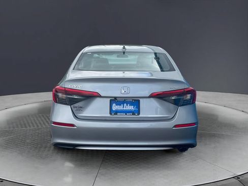 Used 2023 Honda Civic Sport image 4