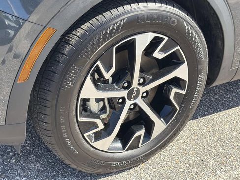 Used 2025 Kia Sportage EX image 9