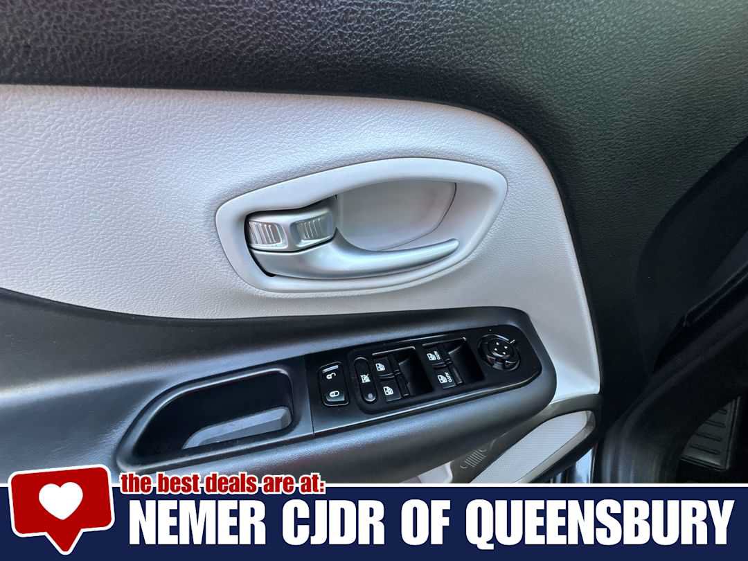 Used 2022 Jeep Renegade Limited w/ Sun, Sound & Wheels Group AWD/4WD image 13