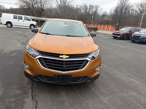 Used 2018 Chevrolet Equinox LS image 3