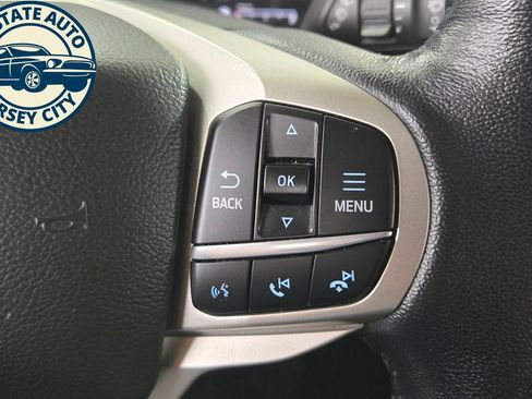 Used 2022 Ford Explorer XLT AWD/4WD image 19