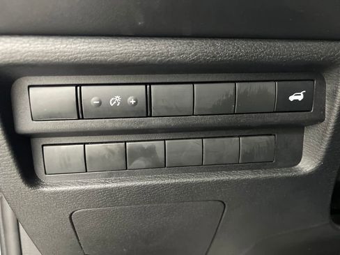 Used 2025 Mitsubishi Outlander SE AWD/4WD image 46