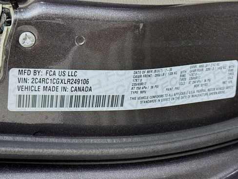 Used 2020 Chrysler Voyager LX FWD image 38