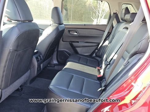 Used 2023 Nissan Rogue SV w/ SV Premium Package image 4