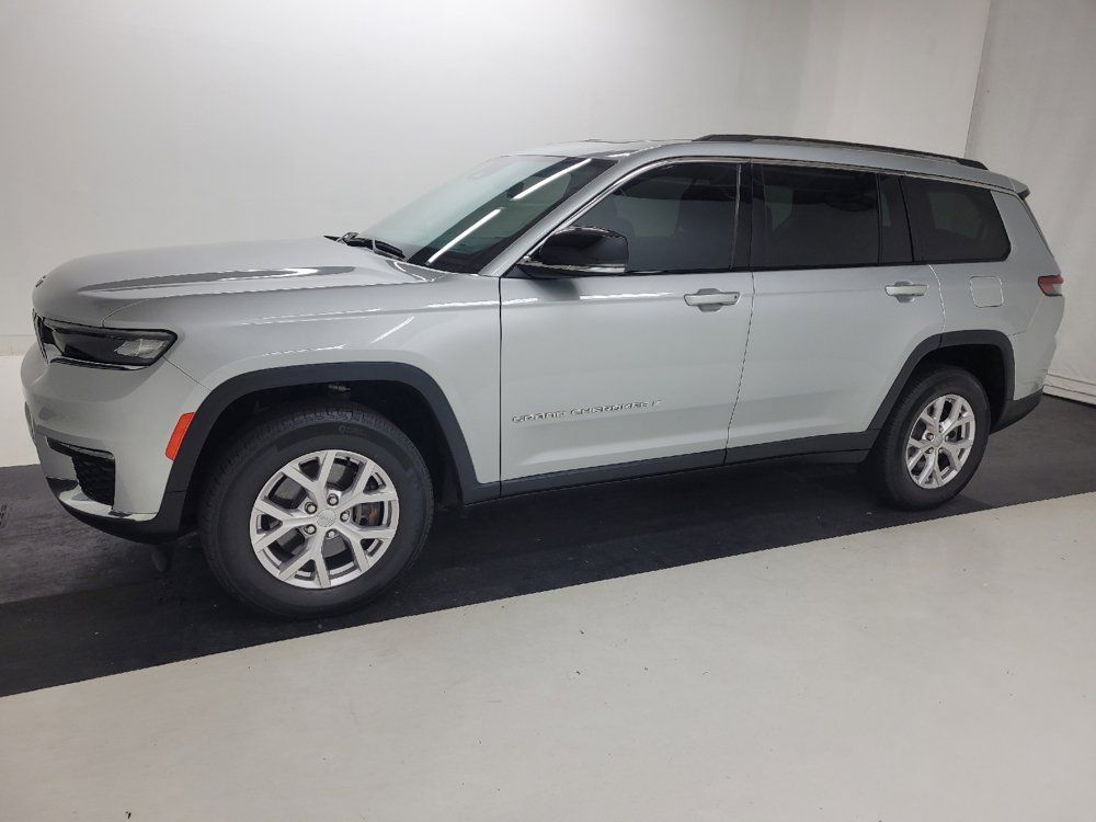 Used 2022 Jeep Grand Cherokee L Limited RWD image 2