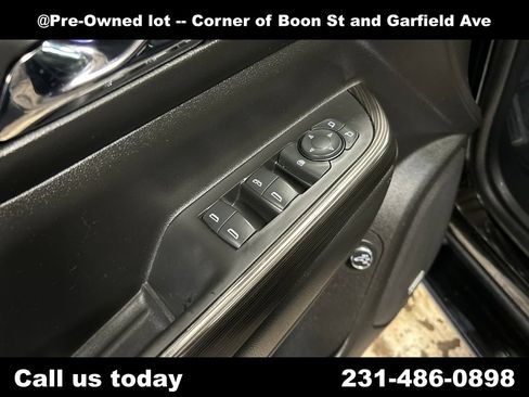 Used 2019 GMC Acadia SLT w/ Black Edition AWD/4WD image 16