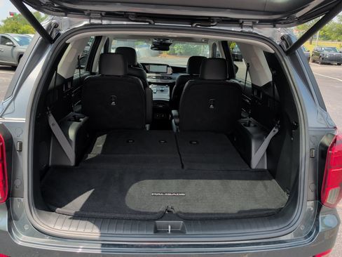 Used 2022 Hyundai Palisade Limited FWD image 19