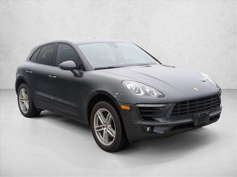 Used 2018 Porsche Macan AWD/4WD image 3