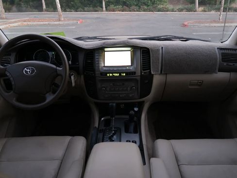 Used 2003 Toyota Land Cruiser image 22