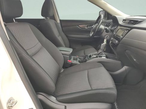 Used 2020 Nissan Rogue S w/ Special Edition Package FWD image 29