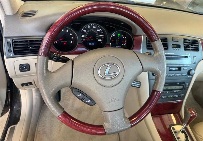 Used 2002 Lexus ES 330 FWD image 23
