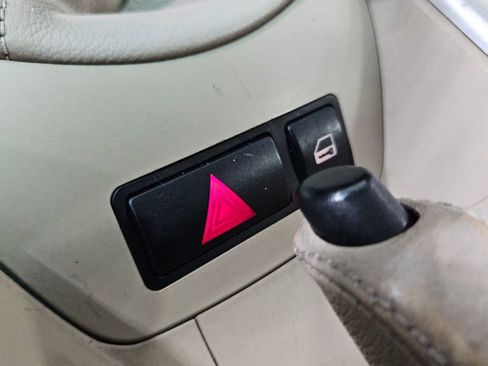 Used 2006 BMW Z4 3.0i image 36