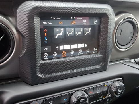 Used 2023 Jeep Wrangler Sport AWD/4WD image 17