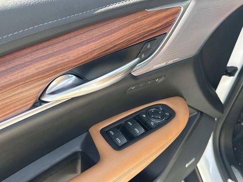 Certified 2024 Cadillac XT5 Premium Luxury w/ Technology Package FWD image 17