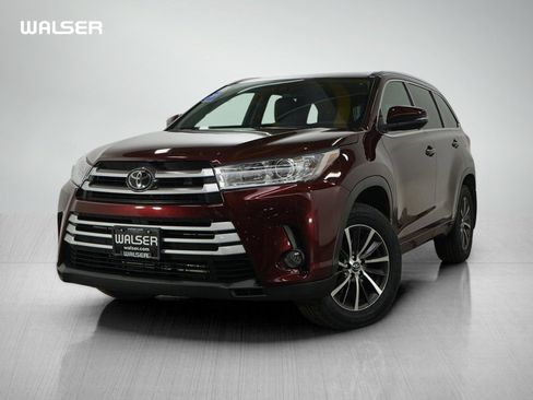 Used 2017 Toyota Highlander XLE image 1