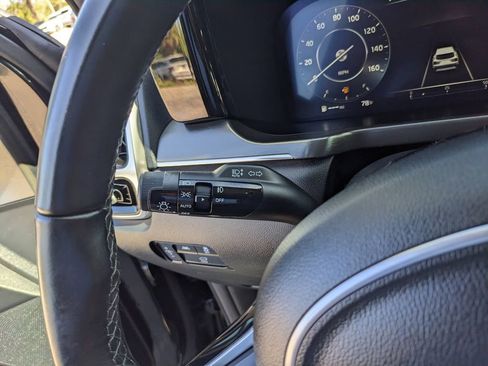 Certified 2023 Kia Sorento SX image 32