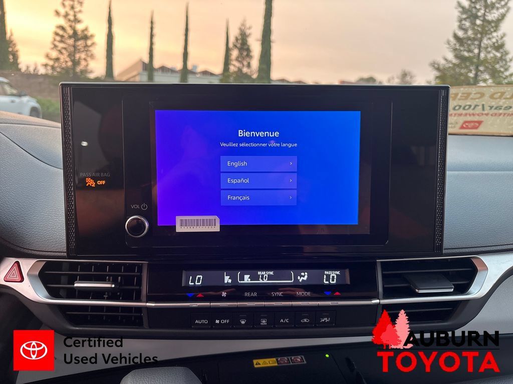 Certified 2025 Toyota Sienna LE AWD/4WD image 25