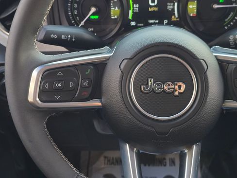 Used 2025 Jeep Wrangler Unlimited Sahara w/ Safety Group image 28