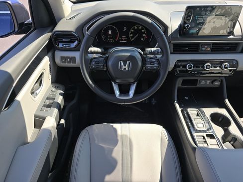 Used 2025 Honda Pilot Touring image 31