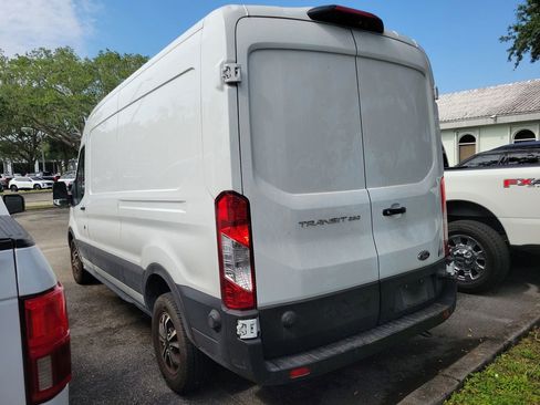 Used 2024 Ford Transit 250 148 Medium Roof RWD image 4