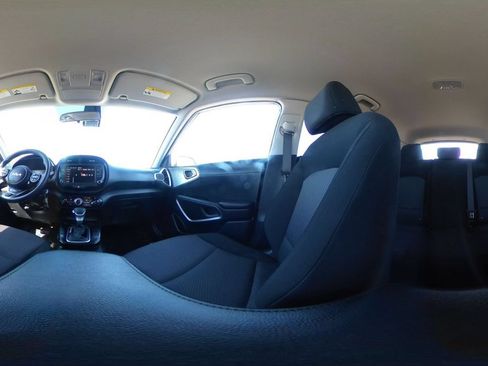 Used 2025 Kia Soul LX w/ LX Technology Package FWD image 37