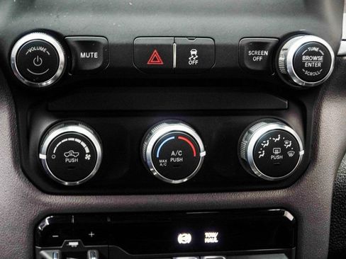 Used 2022 RAM 2500 Big Horn AWD/4WD image 21