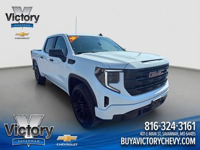 Used 2026 GMC Sierra 1500 Pro w/ Graphite Edition