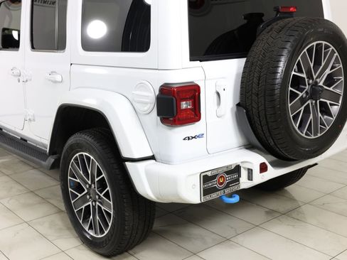 Used 2022 Jeep Wrangler Unlimited Sahara image 42