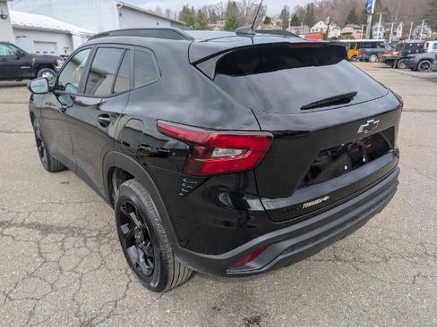 New 2026 Chevrolet Trax LT w/ Driver Confidence Package FWD image 7