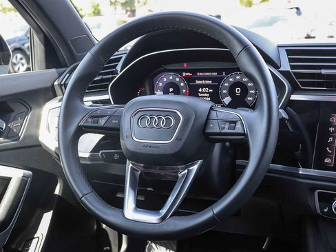 Used 2023 Audi Q3 2.0T Premium w/ Convenience Package AWD/4WD image 16