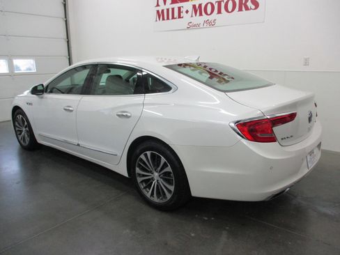 Used 2017 Buick LaCrosse Preferred image 4