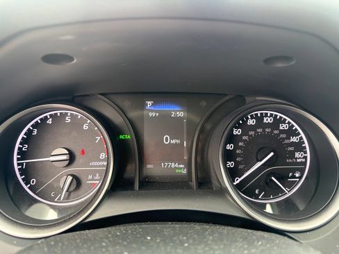 Used 2024 Toyota Camry SE FWD image 7