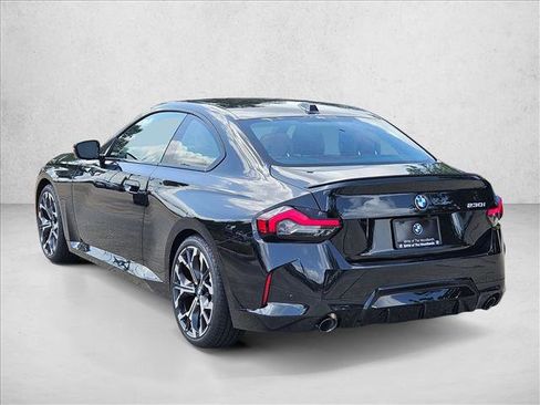 Used 2025 BMW 230i Coupe w/ M Sport Package image 7