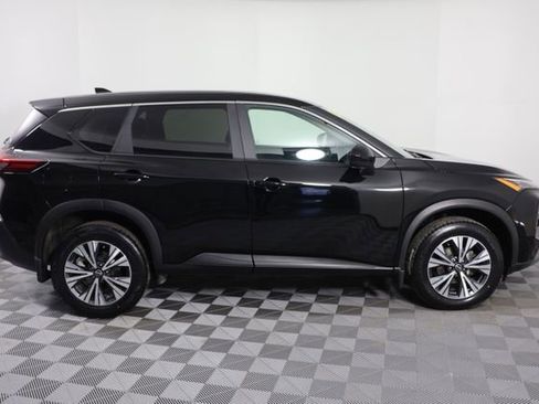 Used 2023 Nissan Rogue SV image 9