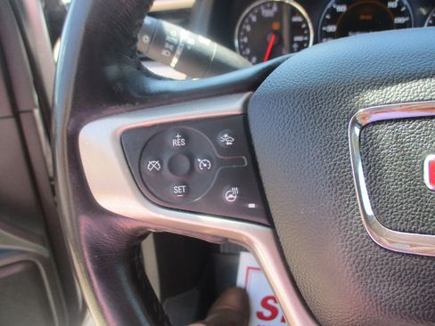 Used 2019 GMC Acadia Denali w/ Technology Package FWD image 12