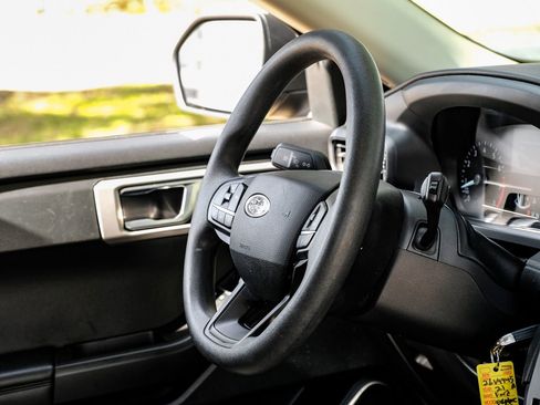 Used 2021 Ford Explorer 2WD image 12