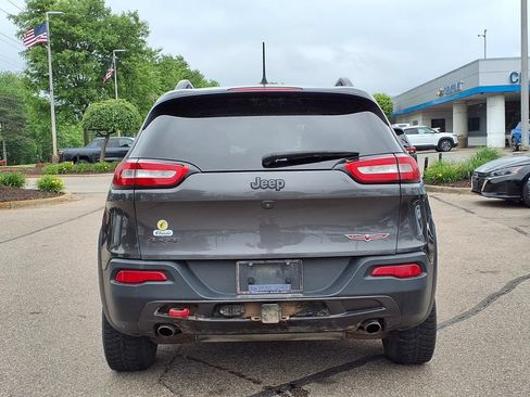 Used 2018 Jeep Cherokee Trailhawk w/ Cold Weather Group AWD/4WD image 5