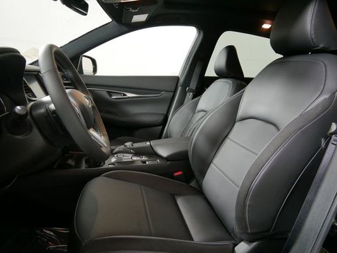 New 2025 INFINITI QX50 Sport image 10
