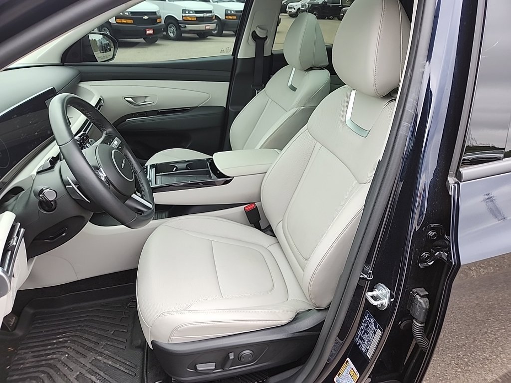 Used 2025 Hyundai Tucson Limited AWD/4WD image 39