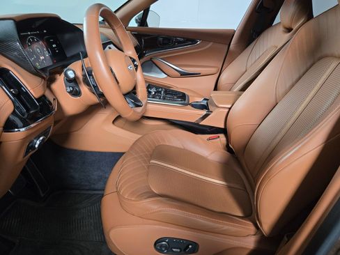 Used 2025 Aston Martin DBX 707 AWD/4WD image 11
