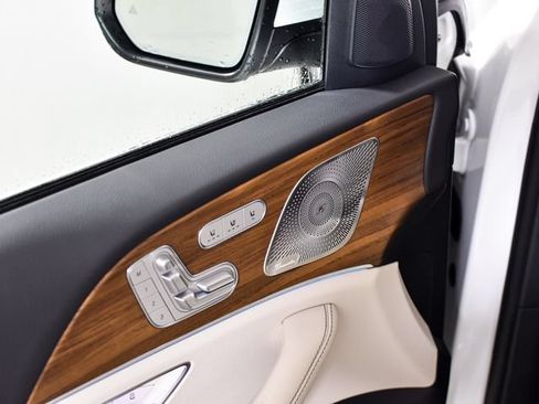 Certified 2025 Mercedes-Benz GLS 450 4MATIC image 22
