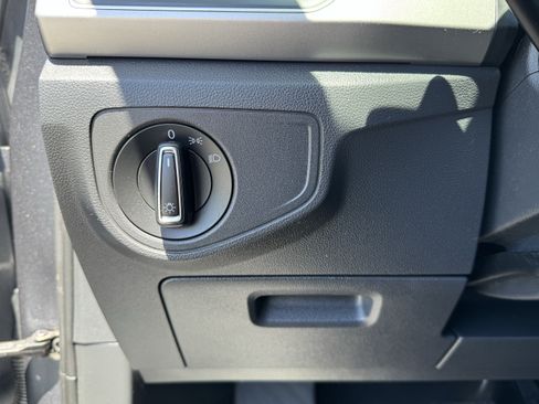 Used 2018 Volkswagen Atlas S FWD image 26