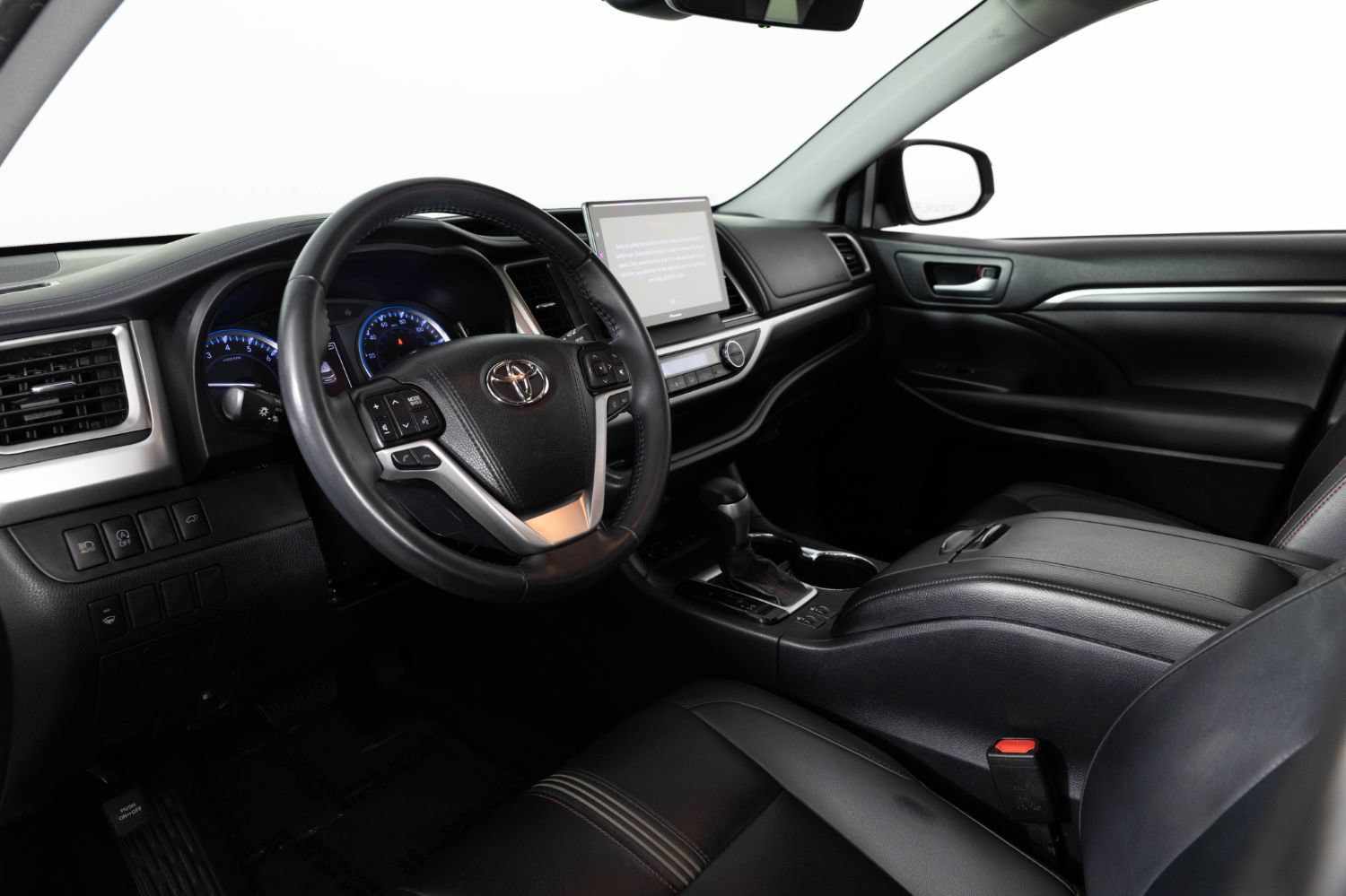 Used 2019 Toyota Highlander SE AWD/4WD image 12
