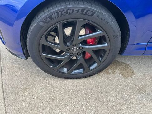 Used 2018 Land Rover Range Rover Sport SVR AWD/4WD image 3