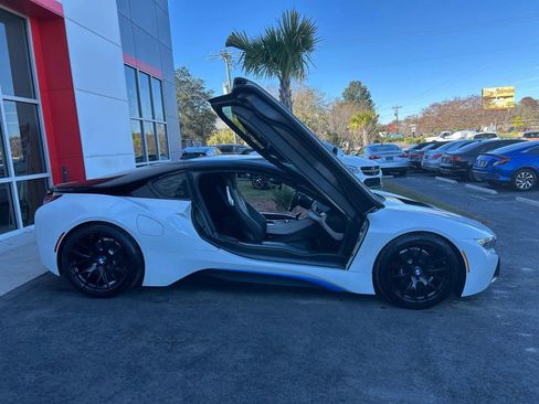 Used 2017 BMW i8 image 9