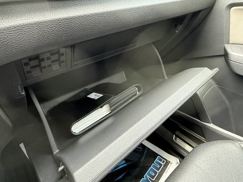 Used 2021 Volkswagen Atlas SEL R-Line image 31