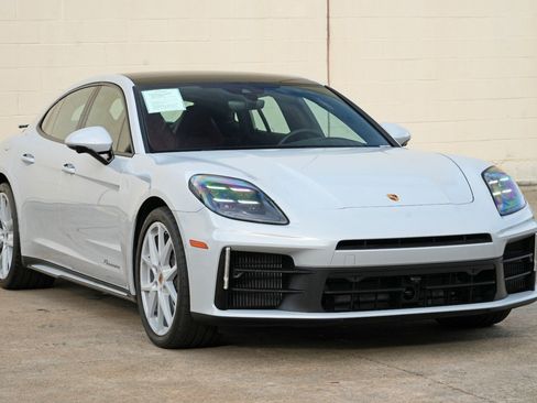 Used 2025 Porsche Panamera image 59