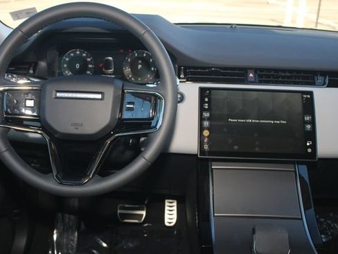 Used 2025 Land Rover Range Rover Evoque Dynamic SE image 4